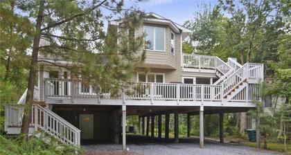 Hidden Treasure 529 Doral Drive by Long & Foster