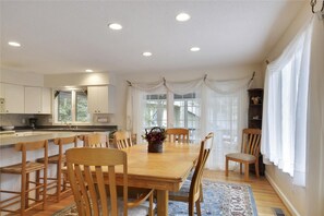 House, 6 Bedrooms | Private kitchen - Hidden Treasure 529 Doral Drive by Long & Foster (Bethany Beach)
