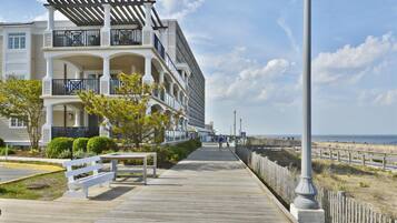 Condo, 2 Bedrooms | Exterior