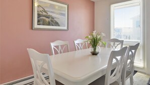 Leilighet, 2 soverom | Spiseområde