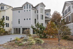 House, 5 Bedrooms | Property grounds - Ocean Village 39664r-tern L3 Tern by Long & Foster (Bethany Beach)