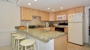 Townhouse, 4 kamar tidur | Dapur pribadi