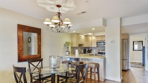 Townhome, 4 Bedrooms | Private kitchen