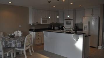 Byhus - 4 soveværelser | Privat køkken