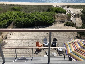 Maison, 4 chambres | Balcon