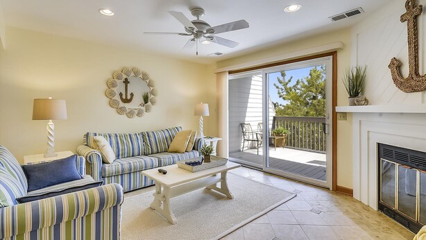 Townhome, 4 Bedrooms | Living room