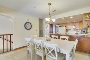 Townhome, 4 Bedrooms | Private kitchen