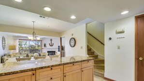Townhome, 4 Bedrooms | Private kitchen