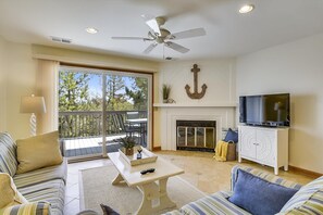 Townhouse, 4 kamar tidur | Ruang keluarga