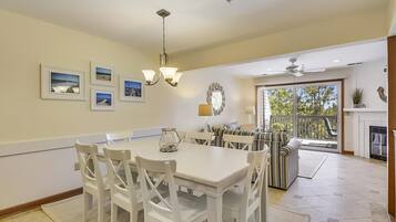 Townhome, 4 Bedrooms | Dining