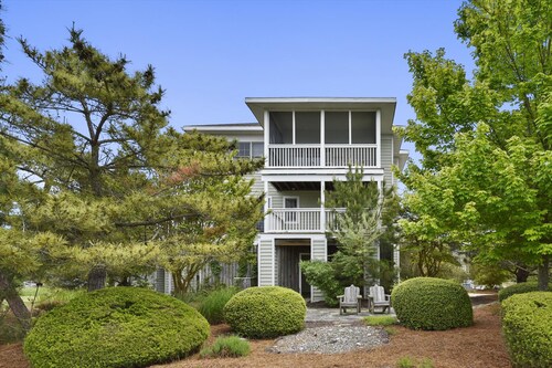 Ocean Ridge West 331 Lepointe Dr by Long & Foster