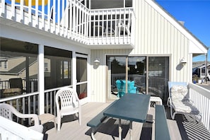 House, 4 Bedrooms | Balcony
