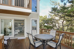 Maison mitoyenne, 3 chambres | Balcon