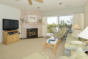 Townhome, 4 Bedrooms | Living room
