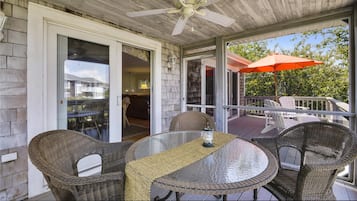 House, 5 Bedrooms | Balcony