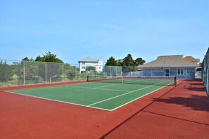 House, 5 Bedrooms | Sport court