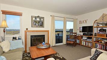 Townhome, 3 Bedrooms | Living room