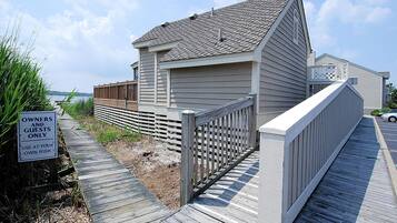 Townhome, 3 Bedrooms | Property grounds