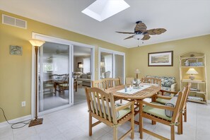 Townhome, 3 Bedrooms | Private kitchen