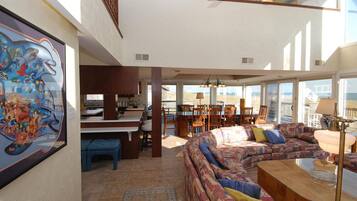 Rumah, 5 kamar tidur | Ruang keluarga