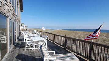 House, 5 Bedrooms | Balcony