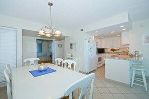 Condo, 3 Bedrooms | Dining
