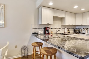 Townhome, 4 Bedrooms | Private kitchen