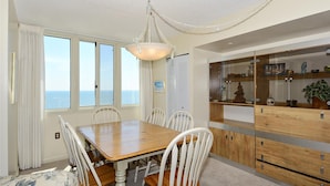Dining - Sea Pines Village 24 by Long & Foster (Bethany Beach)