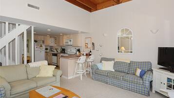 Townhome, 3 Bedrooms | Living room