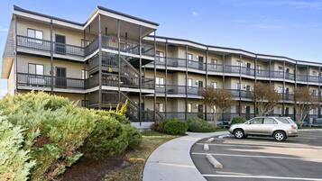 House, 5 Bedrooms | 5 bedrooms, individually decorated, individually furnished, bed sheets