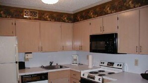 House, 5 Bedrooms | Private kitchen - Robins Lane 18 North Shores by Long & Foster (Rehoboth Beach)