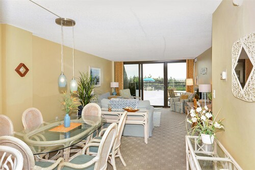 Sea Colony E 106 Dover House by Long & Foster