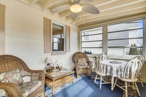 Condo, 2 Bedrooms | Living room