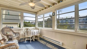 Condo, 2 Bedrooms | Interior