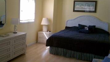 4 bedrooms, individually decorated, individually furnished, bed sheets