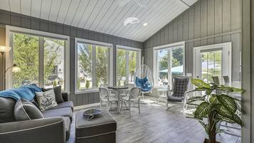 House, 3 Bedrooms | Living room