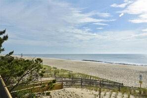 Resortwoning, 4 slaapkamers | Strand | Accommodatie ligt op het strand