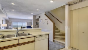 Kondominium, 3 kamar tidur | Dapur pribadi