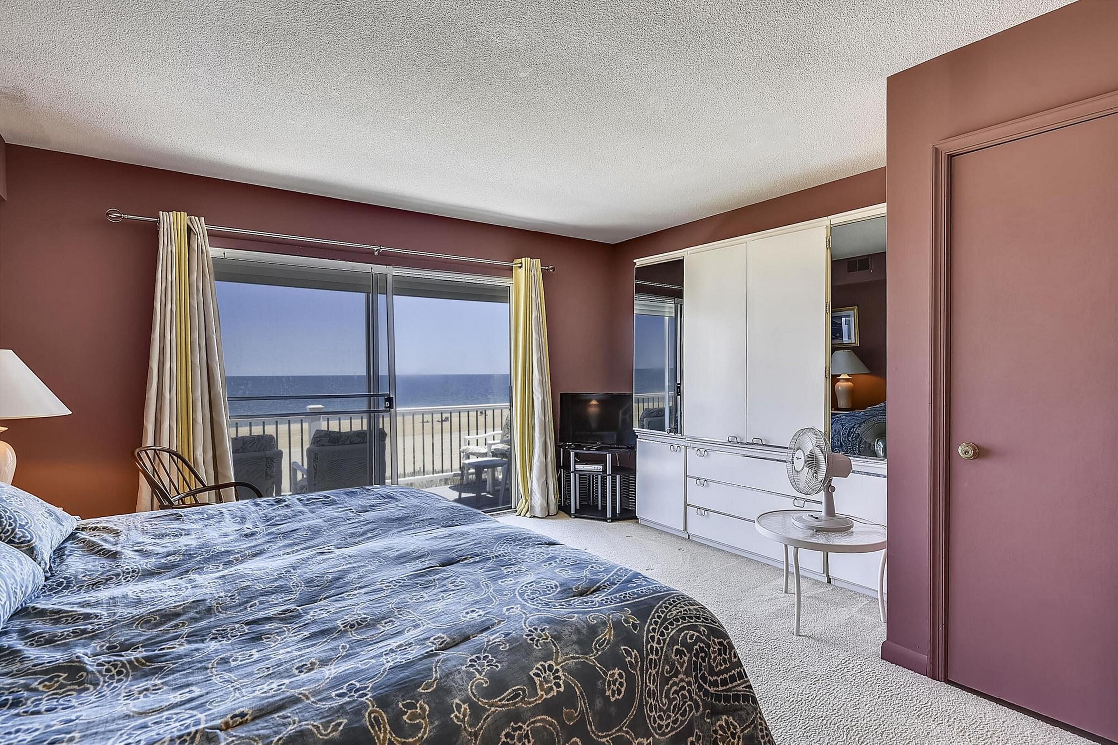 Condo, 3 Bedrooms | 3 bedrooms, individually decorated, individually furnished, bed sheets