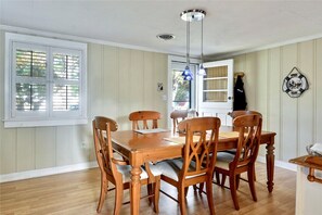 Maison, 3 chambres | Restauration