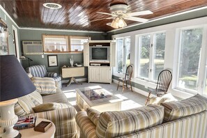 Casa, 3 quartos | Sala de estar