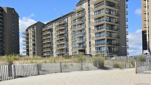 Condo, 1 Bedroom | Exterior