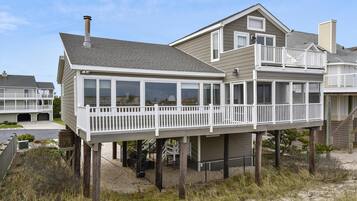 House, 3 Bedrooms | Exterior
