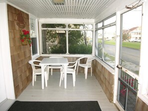 House, 4 Bedrooms | Balcony