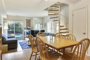 Townhome, 3 Bedrooms | Dining