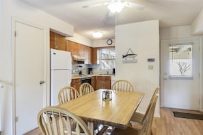 Townhome, 3 Bedrooms | Private kitchen