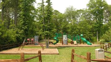 Condo, 3 Bedrooms | Children's area