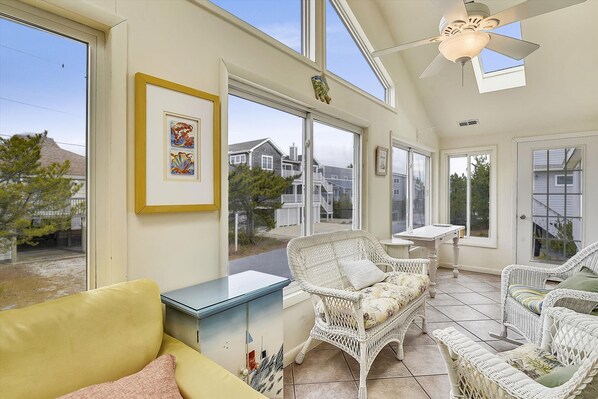 House, 5 Bedrooms | Living room - San Simeon East 8 S. 7th St. by Long & Foster (Bethany Beach)