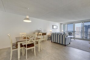 Living room - Sea Pines Village 18 by Long & Foster (Bethany Beach)