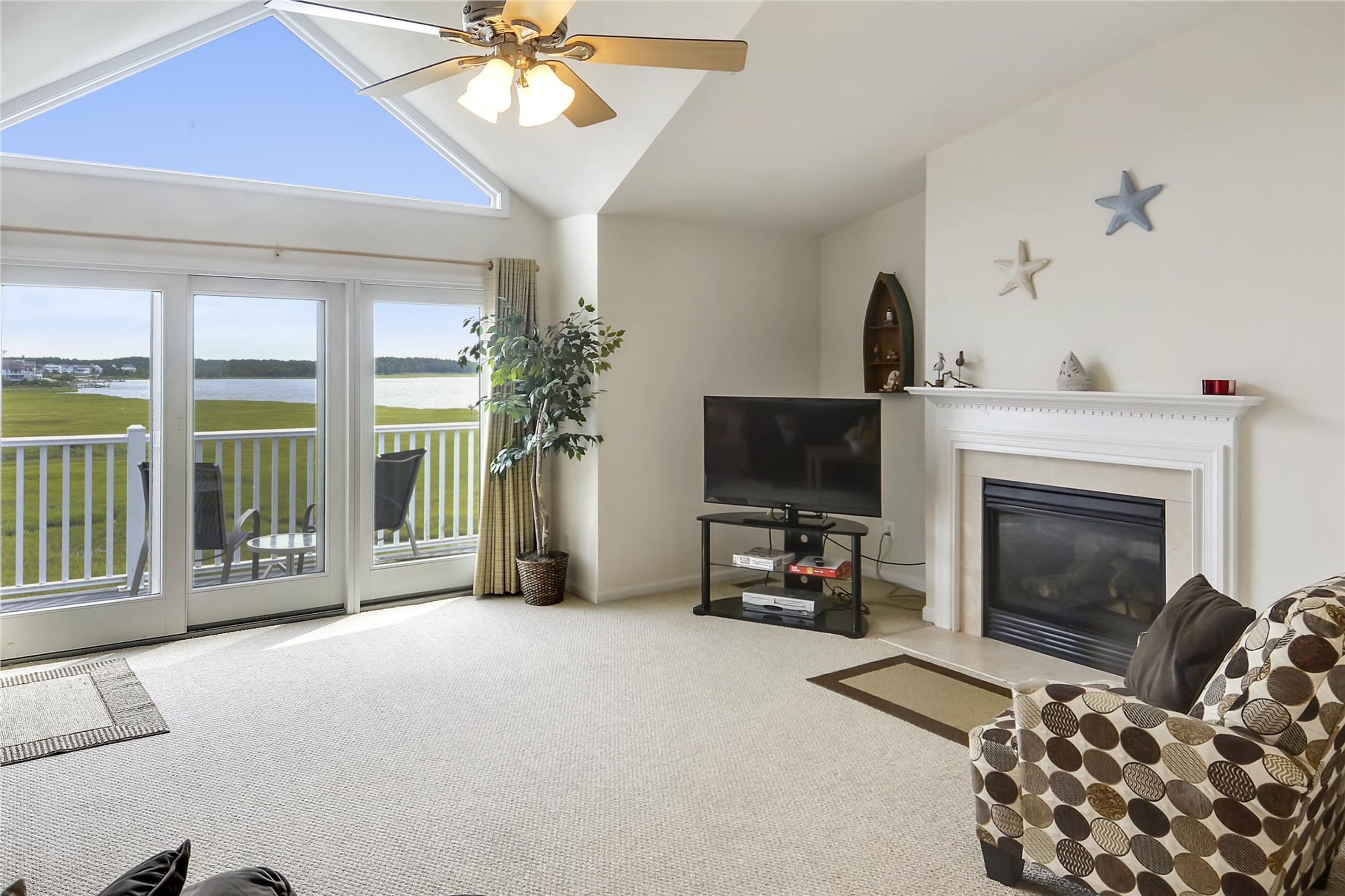 Townhome, 5 Bedrooms | Living room